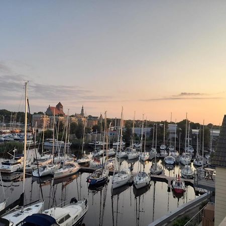 Ferienwohnung Marina Am Ryck 그라이프스발트 외부 사진
